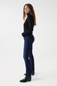 DARK WASH SLIM LEG SECRET PUSH IN JEANS