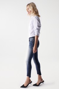 WONDER PUSH UP CROPPED PREMIUM WASH JEANS