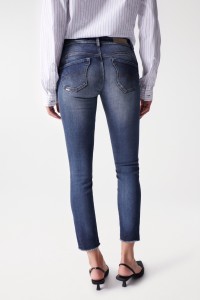 WONDER PUSH UP CROPPED PREMIUM WASH JEANS