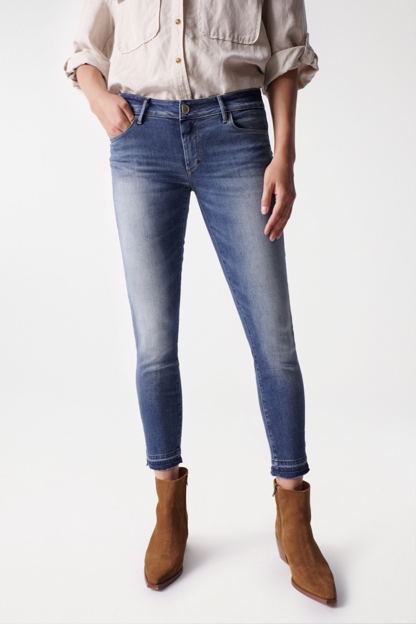 WONDER PUSH UP CROPPED JEANS