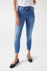 JEANS SECRET PUSH IN DE LAVAGEM CLARA