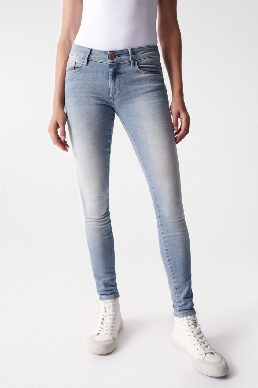 WONDER PUSH UP SKINNY JEANS