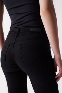 JEANS SECRET PUSH IN SLIM TRUE BLACK