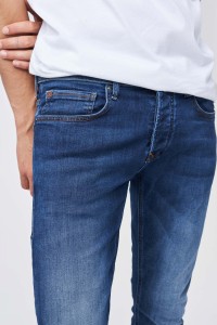 PANTALONES VAQUEROS SKINNY OSCUROS