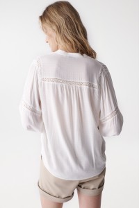 BLOUSE WITH LACE DETAIL