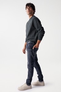 SKINNY JEANS WITH WASH DETAILS