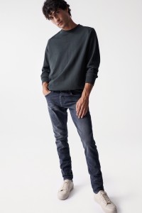 SKINNY JEANS WITH WASH DETAILS