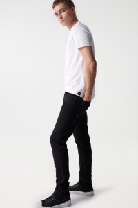 SLIM BLACK JEANS