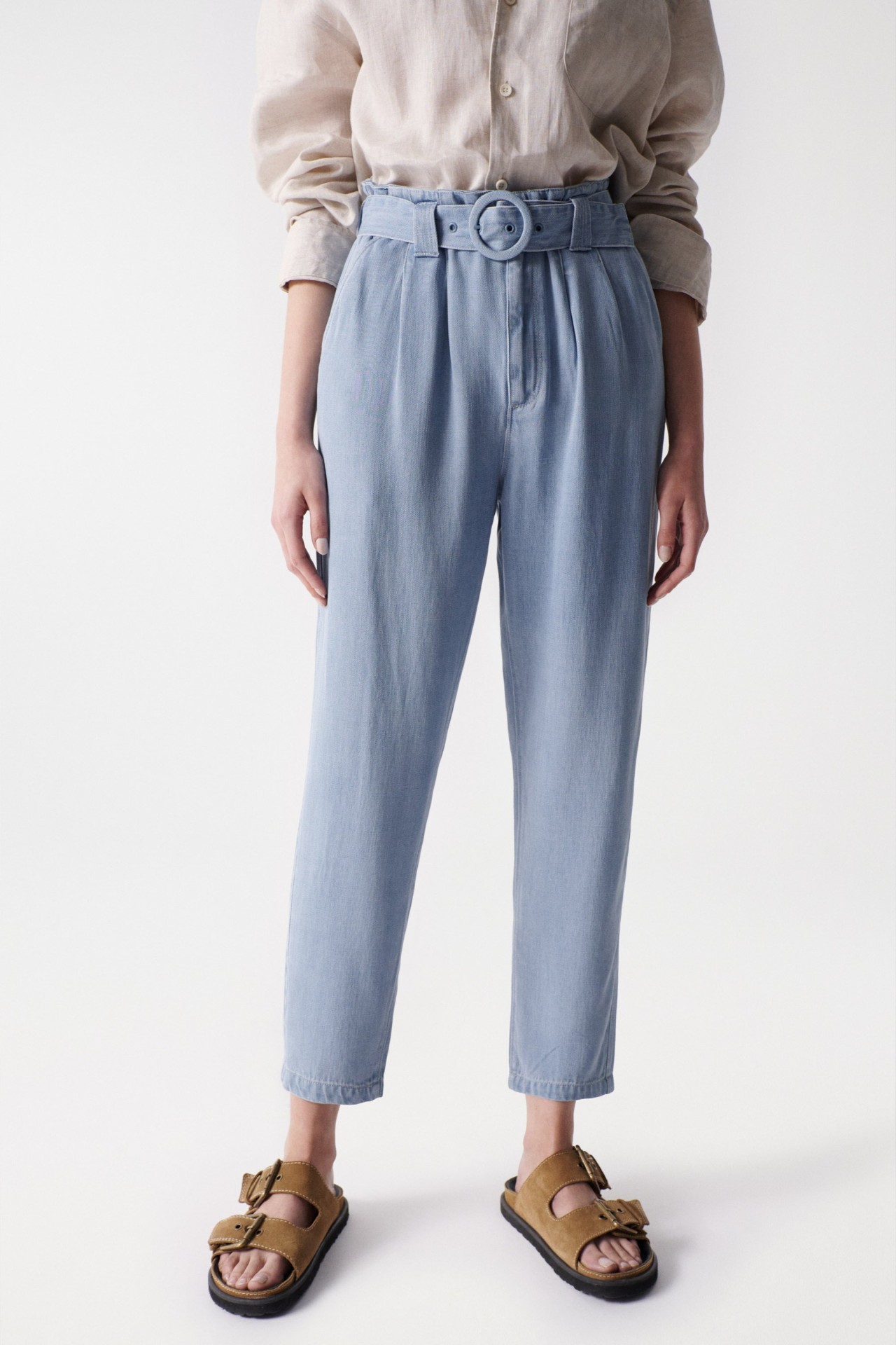 BAGGY LIGHTDENIM TROUSERS WITH BELT