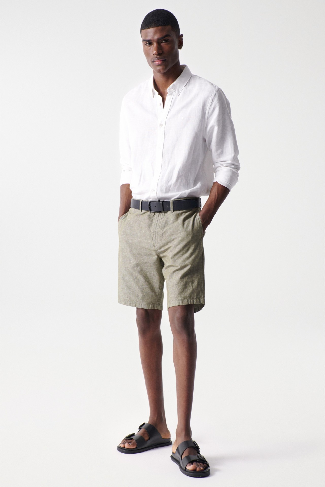 REGULAR FIT LINEN SHORTS