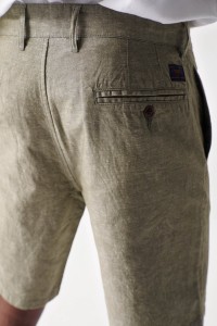 PANTALN CORTO DE LINO DE CORTE REGULAR