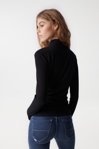 PULL EN MAILLE CTELE