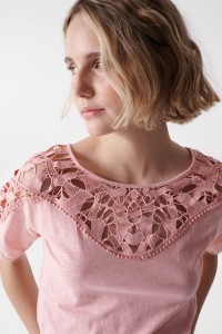 T-SHIRT WITH LACE