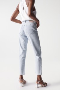 TRUE SLIM JEANS