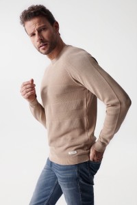 PULL EN MAILLE TEINTE