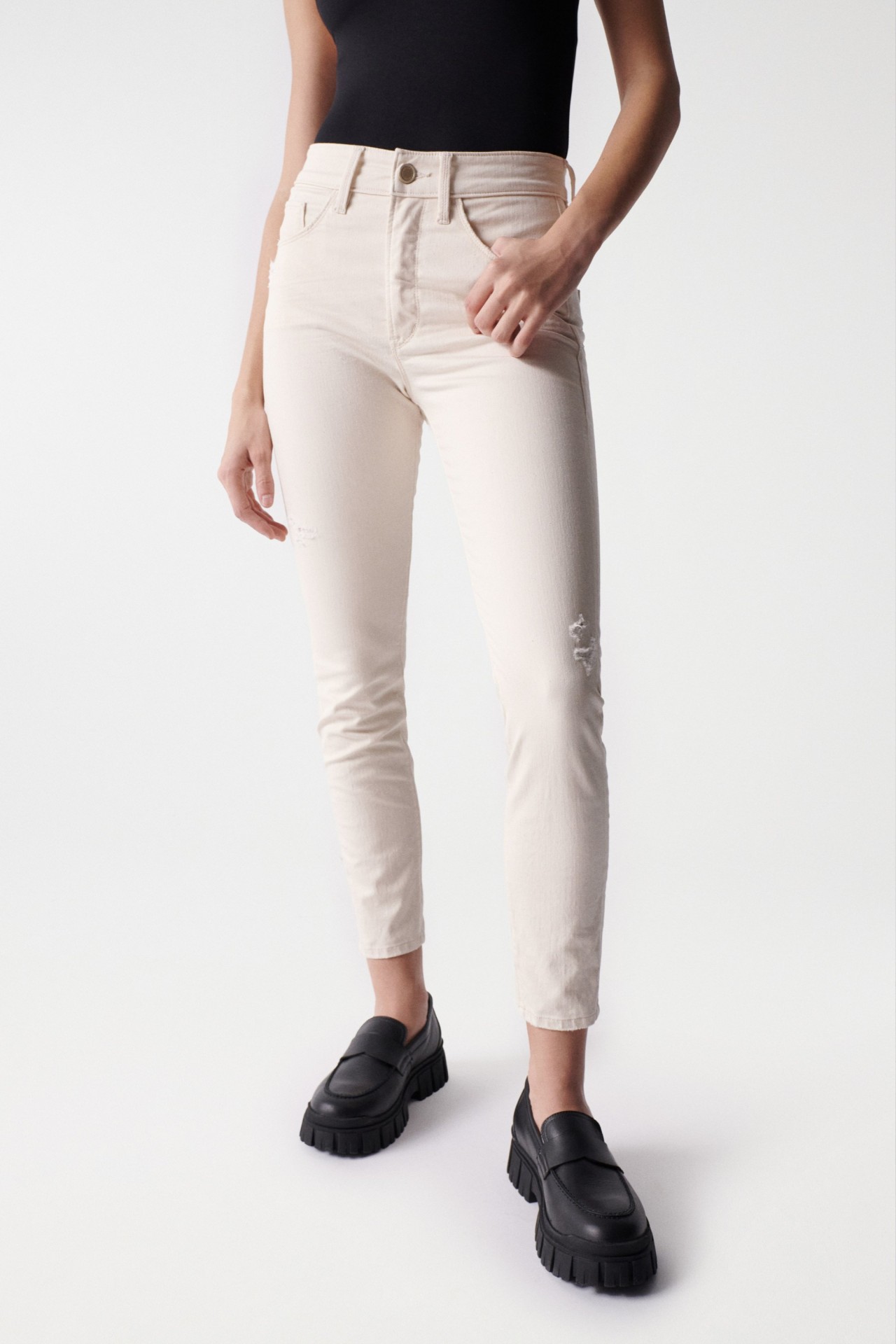 JEAN COUPE CROPPED SKINNY