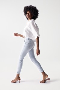 JEANS SECRET PUSH IN CROPPED SKINNY