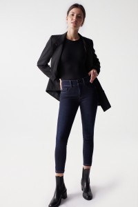 VAQUEROS SECRET PUSH IN CROPPED SKINNY