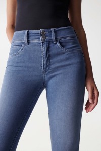 SECRET PUSH IN-JEANS CROPPED SKINNY