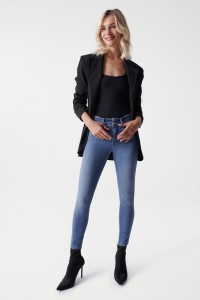 VAQUEROS SECRET PUSH IN CROPPED SKINNY