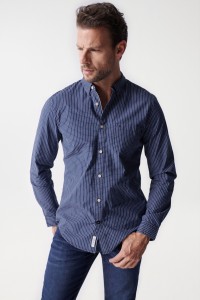 CHEMISE AVEC MOTIF