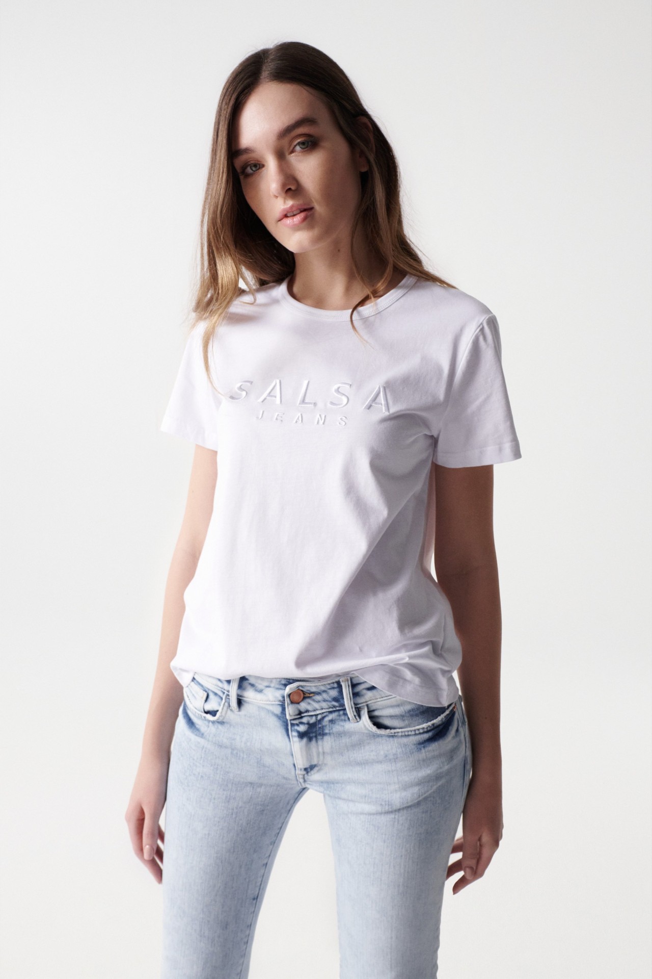 CAMISETA CON BRANDING CON TEXTURA