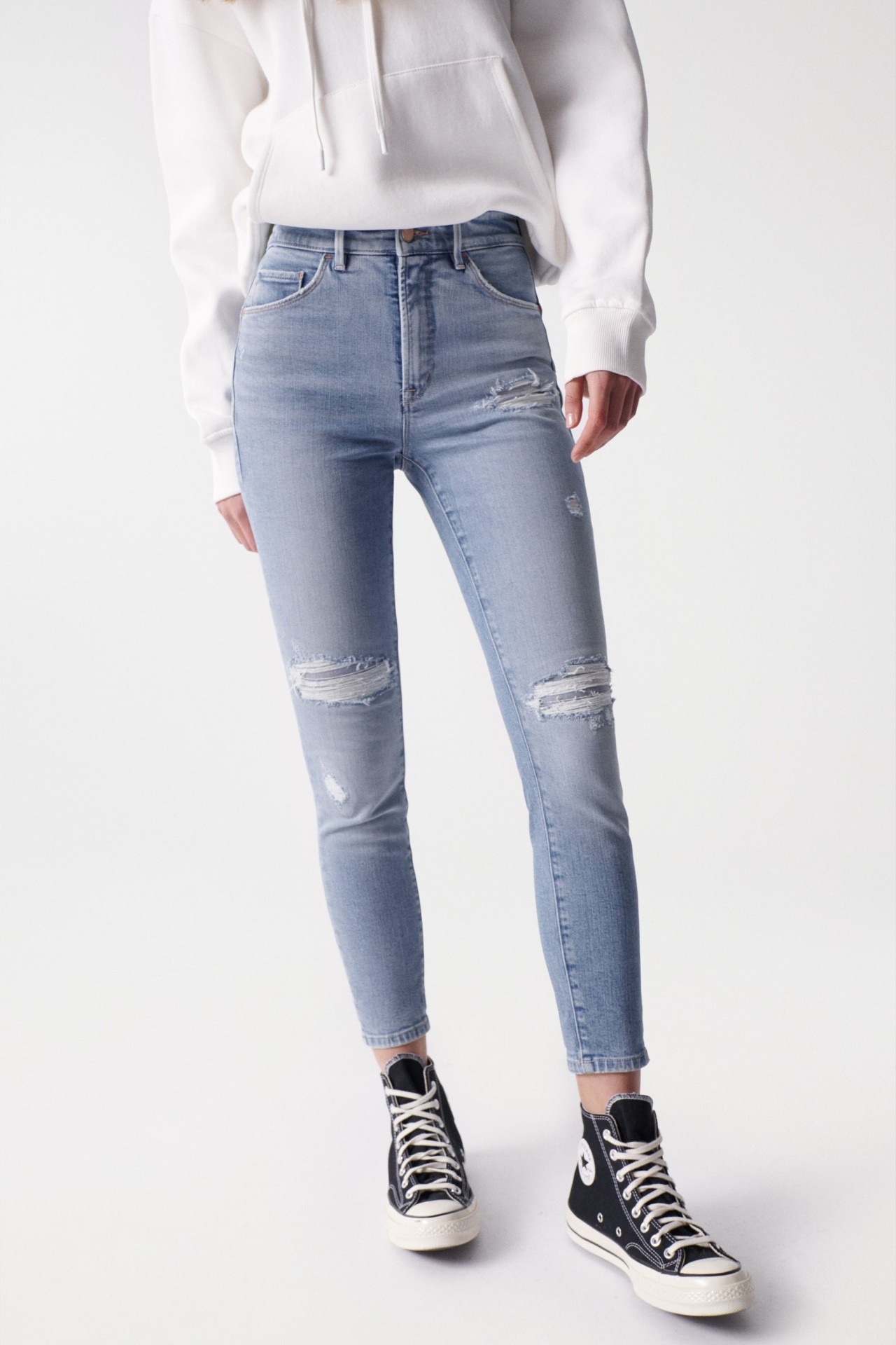 FAITH PUSH IN JEANS WITH RIPS