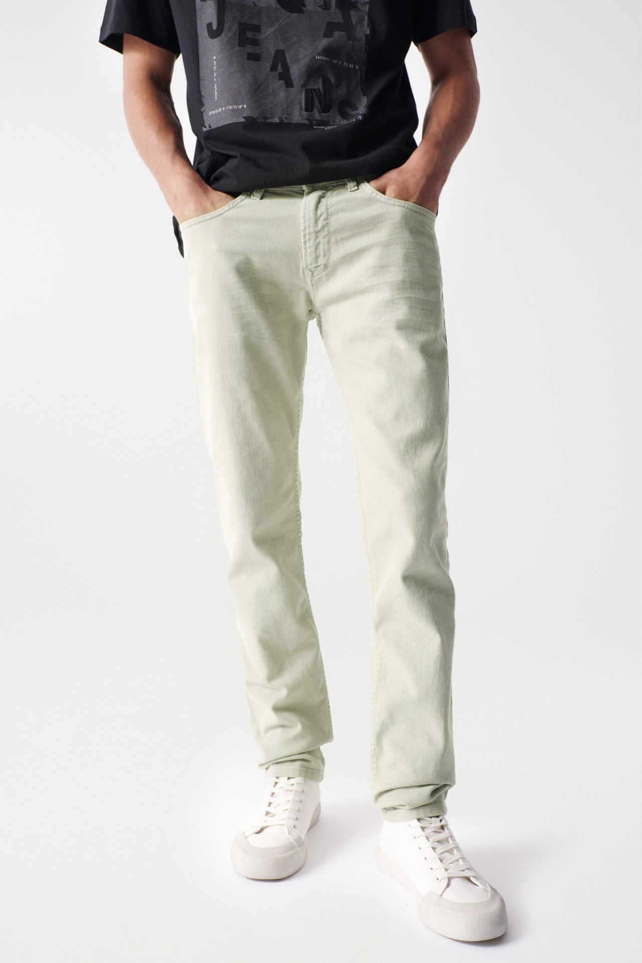 SLIM FIT JEANS