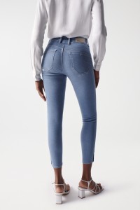 VAQUEROS SECRET PUSH IN CROPPED SKINNY