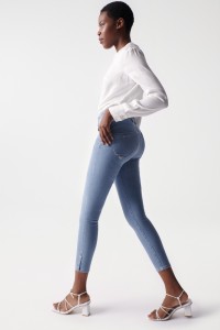 CROPPED SECRET PUSH IN-JEANS, SKINNY