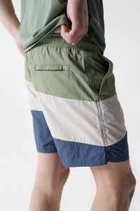 SHORT DE BAIN TRICOLORE AVEC CORDON