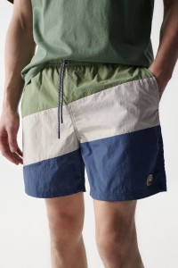 SHORT DE BAIN TRICOLORE AVEC CORDON