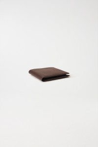 MEDIUM LEATHER WALLET WITH COIN COMPARTMENT