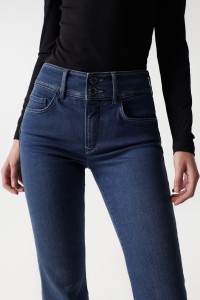 BOOTCUT SECRET PUSH IN JEANS