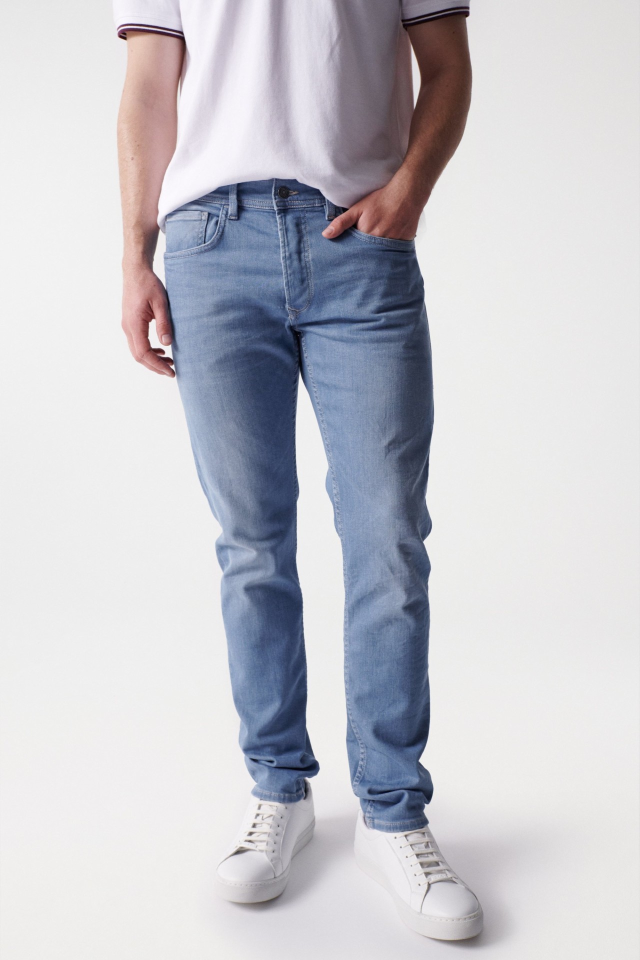 SLIM-JEANS