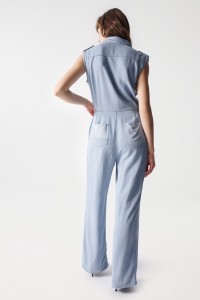 HIGH-WAISTED LIGHTDENIM JUMPSUIT