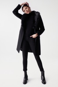 WOOLLEN COAT WITH FUR COLLAR