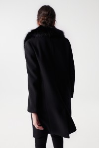 WOOLLEN COAT WITH FUR COLLAR