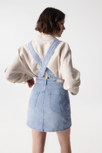 JUPE EN DENIM  EFFET SALOPETTE