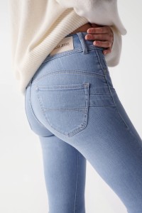 JEANS SECRET PUSH IN CROPPED SLIM