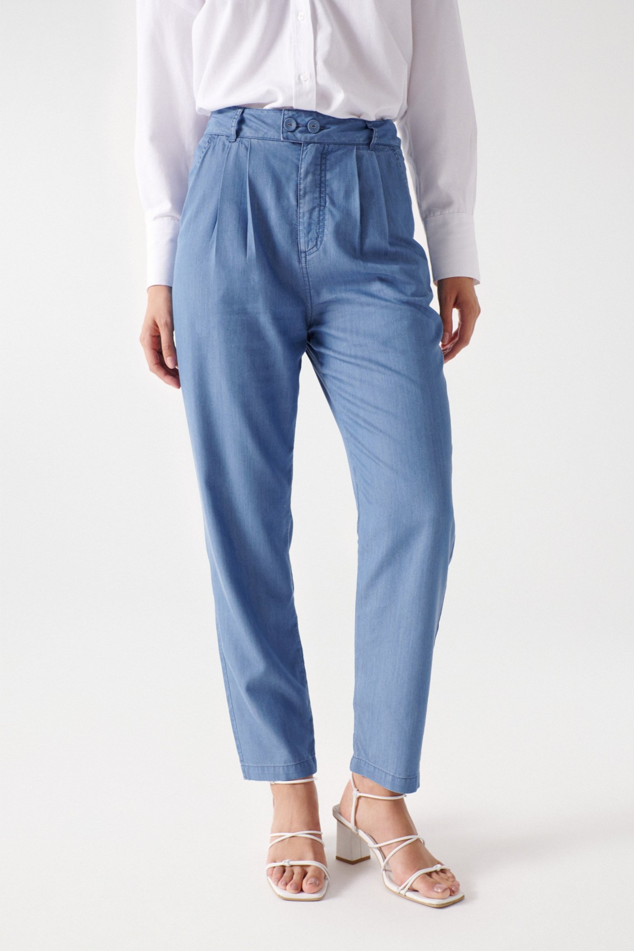 CROPPED SLIM LIGHTDENIM BAGGY-HOSE