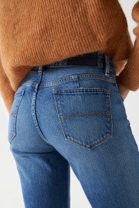 TRUE-JEANS MIT RISSEN