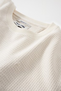 TEXTURED T-SHIRT