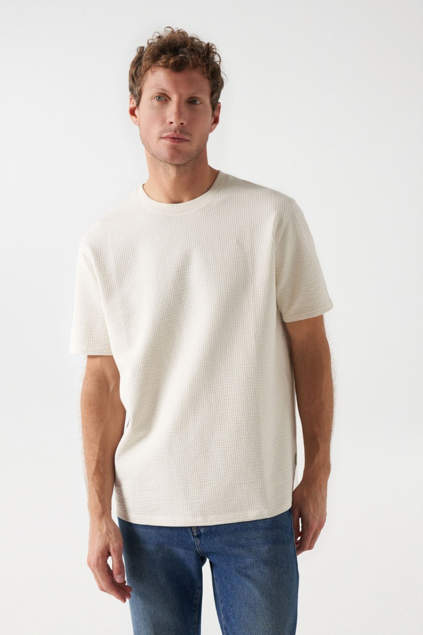 TEXTURED T-SHIRT