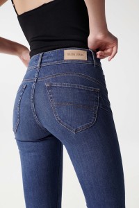 CROPPED SLIM SECRET PUSH IN JEANS