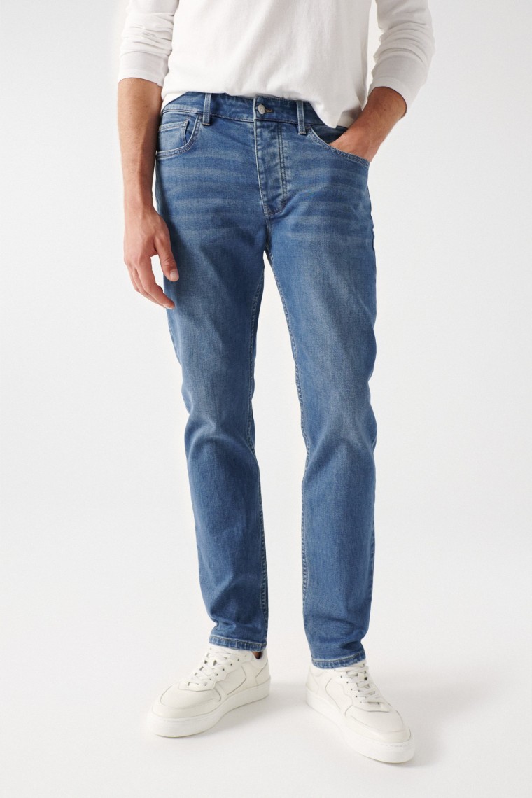 JEANS SLIM FIT LAVAGEM MDIA