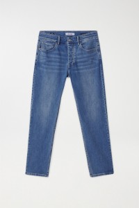 SLIM FIT MEDIUM WASH JEANS