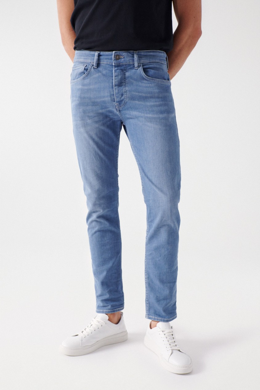 SLIM FIT JEANS