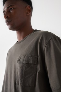 T-SHIRT WITH POCKET DETAIL