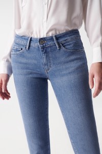 JEAN WONDER PUSH UP COUPE CROPPED SLIM